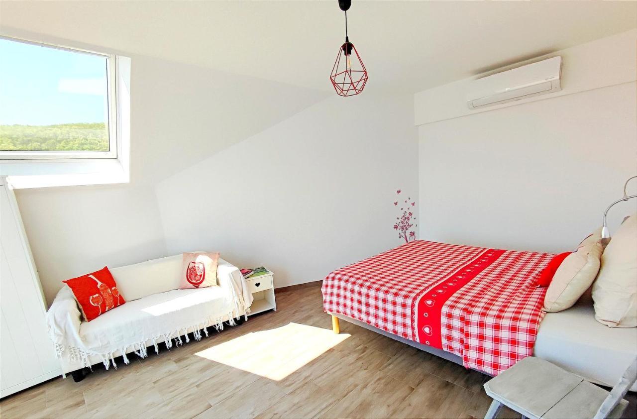 Janea Deep Red House Vila Reichsfeld Exterior foto