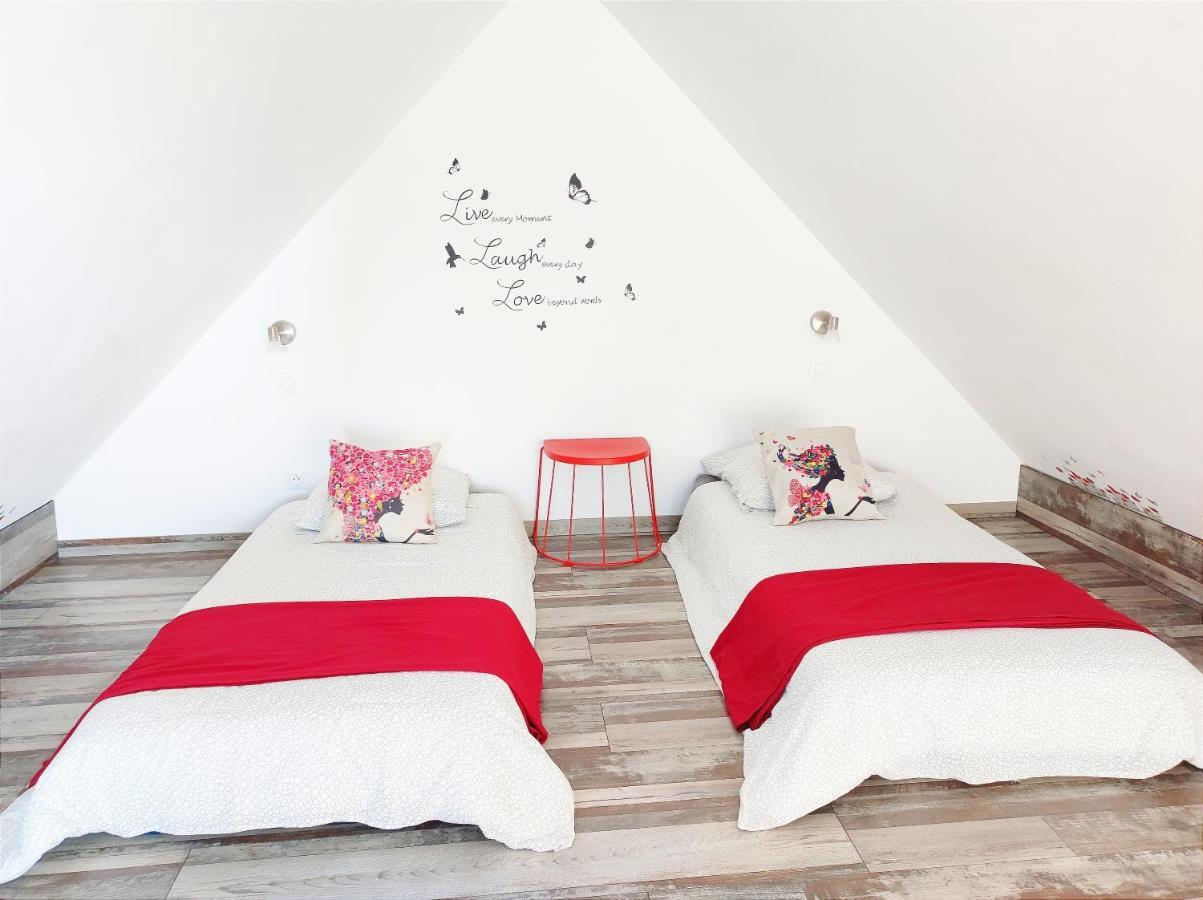 Janea Deep Red House Vila Reichsfeld Exterior foto