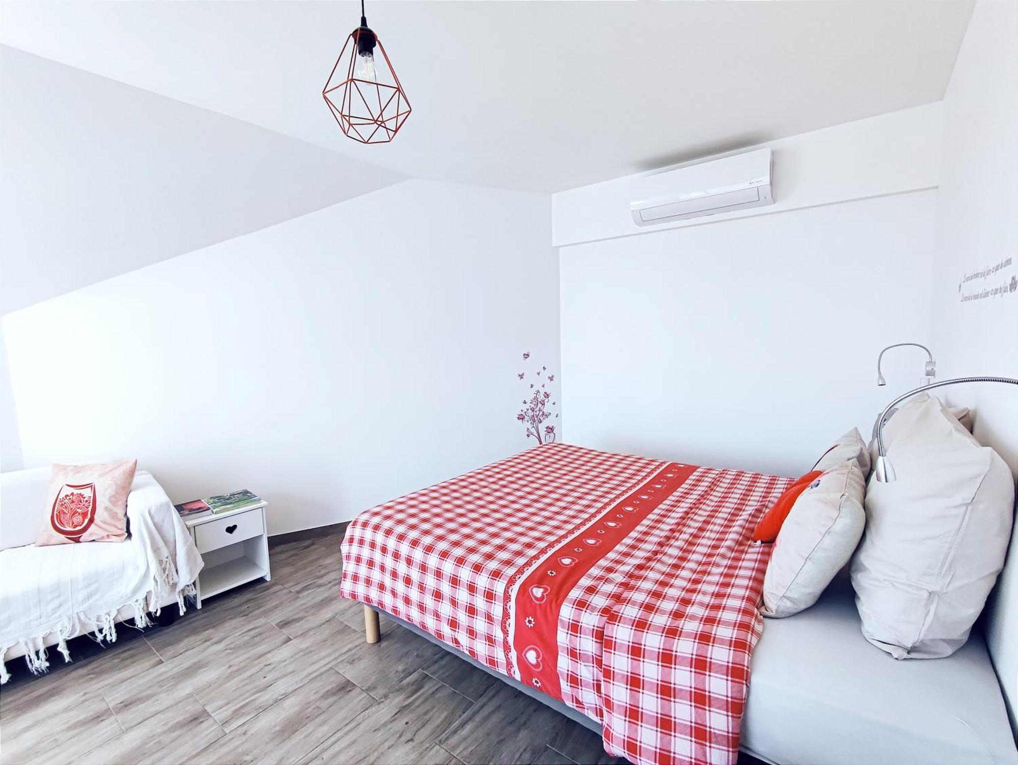 Janea Deep Red House Vila Reichsfeld Exterior foto